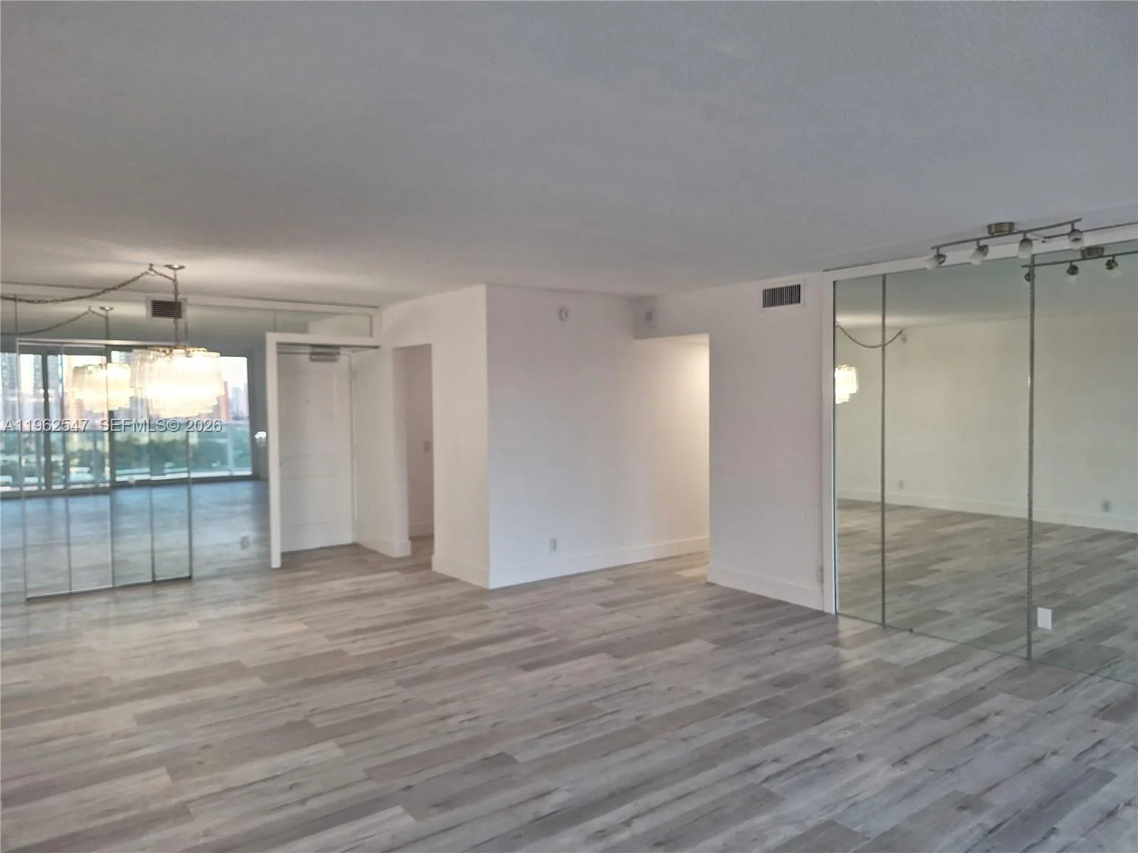 100 Bayview Dr # 2028, Sunny Isles Beach, FL 33160 photo 9