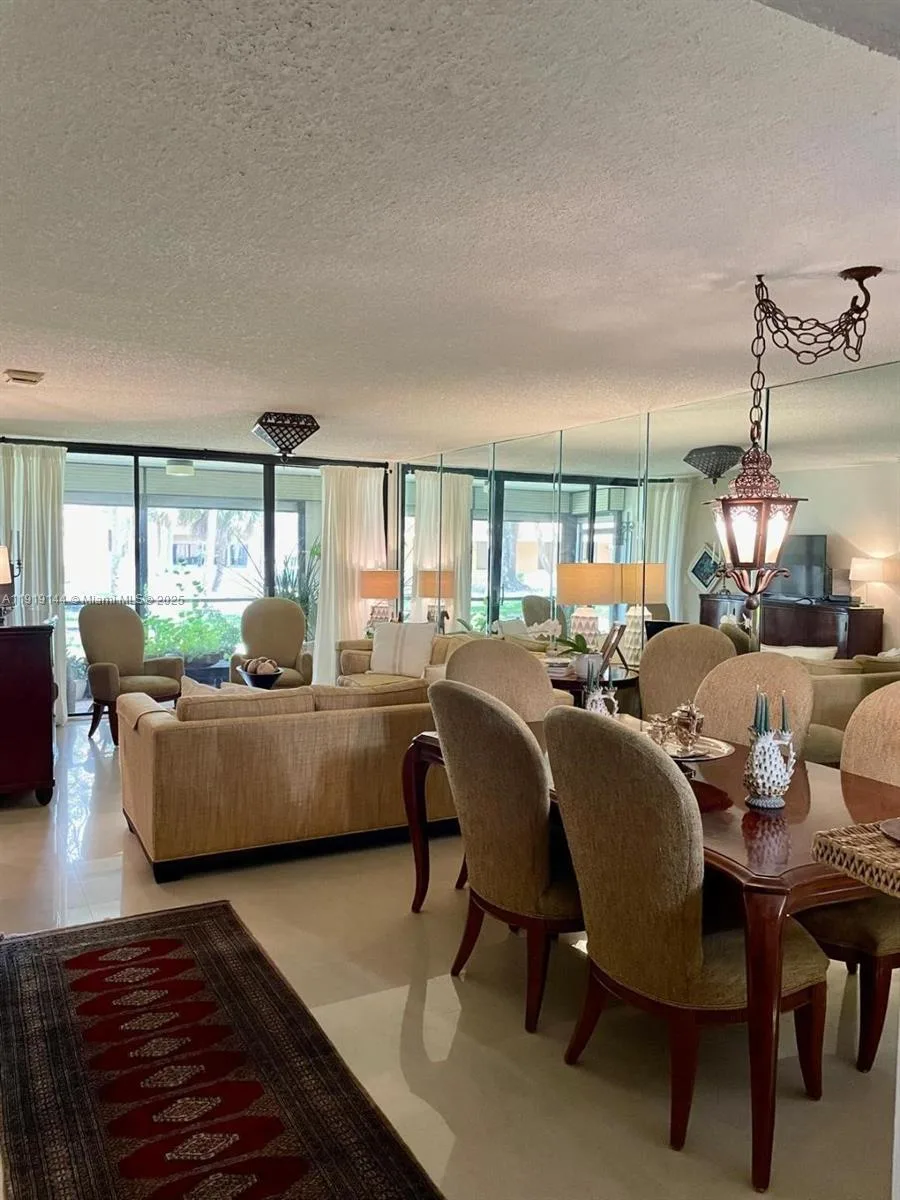8592 W Sunrise Blvd # 111, Plantation, FL 33322 — zdjęcie 3
