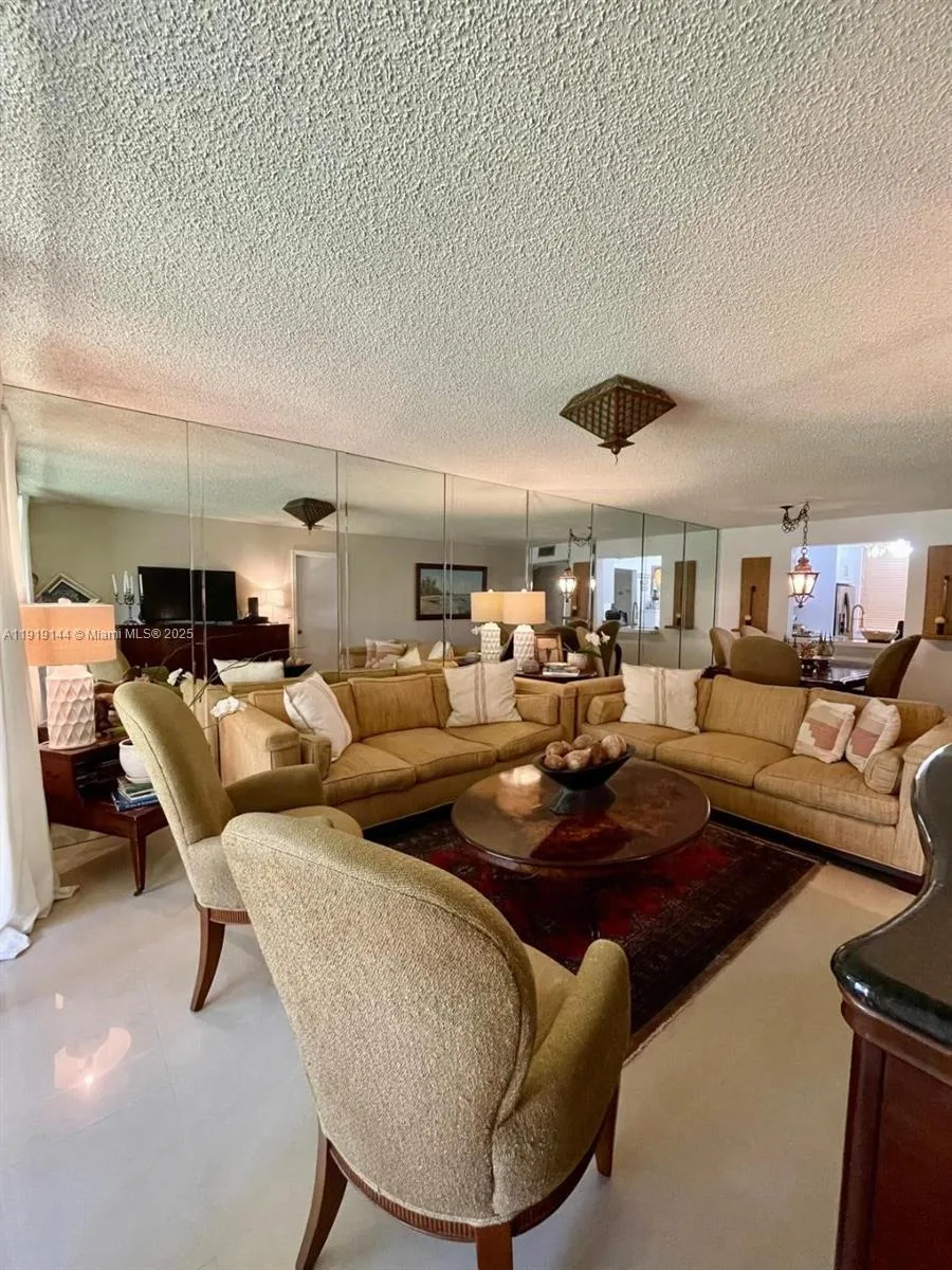 8592 W Sunrise Blvd # 111, Plantation, FL 33322 — zdjęcie 5