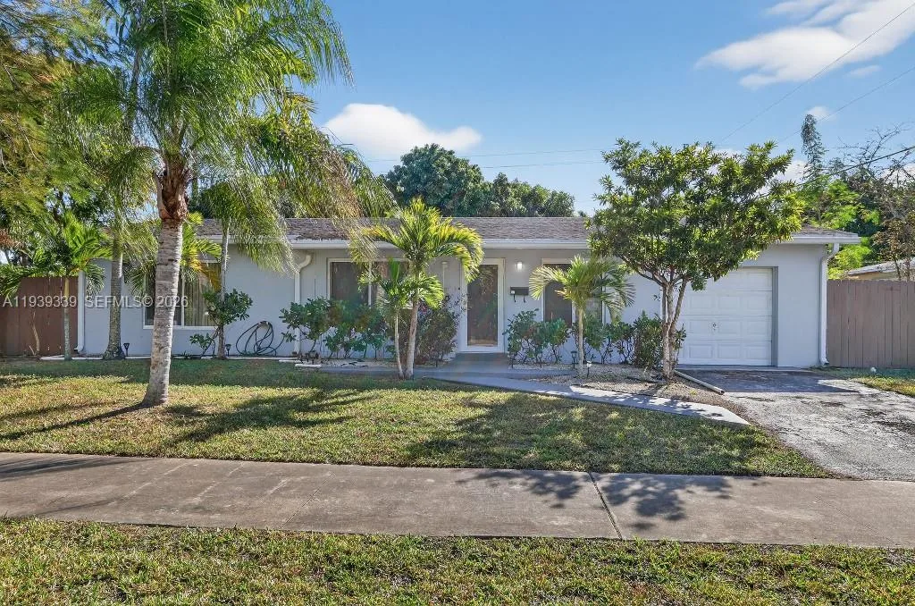 9900 SW 164th Ter, Miami, FL 33157