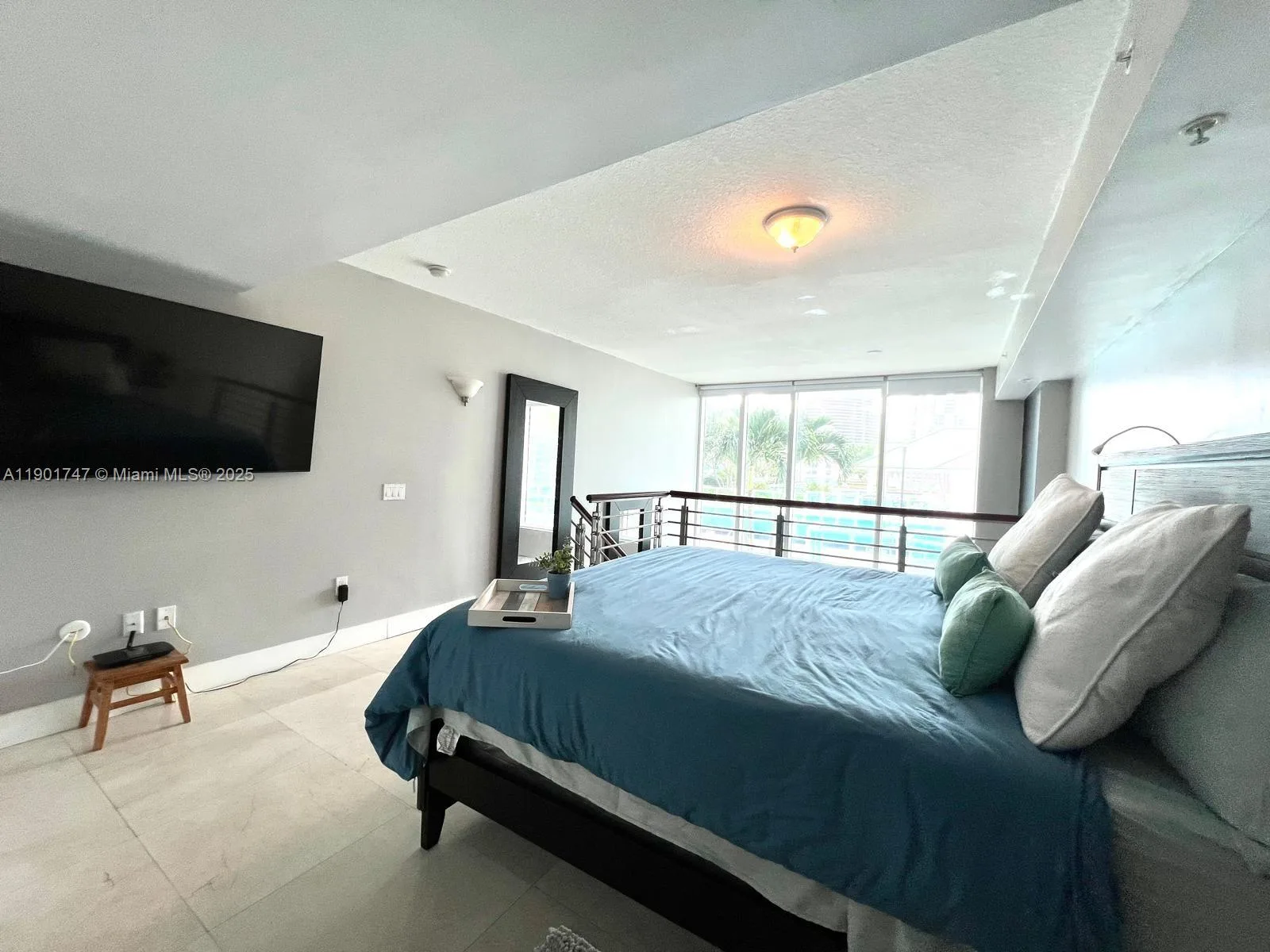 41 SE 5th St # 705, Miami, FL 33131 photo 12