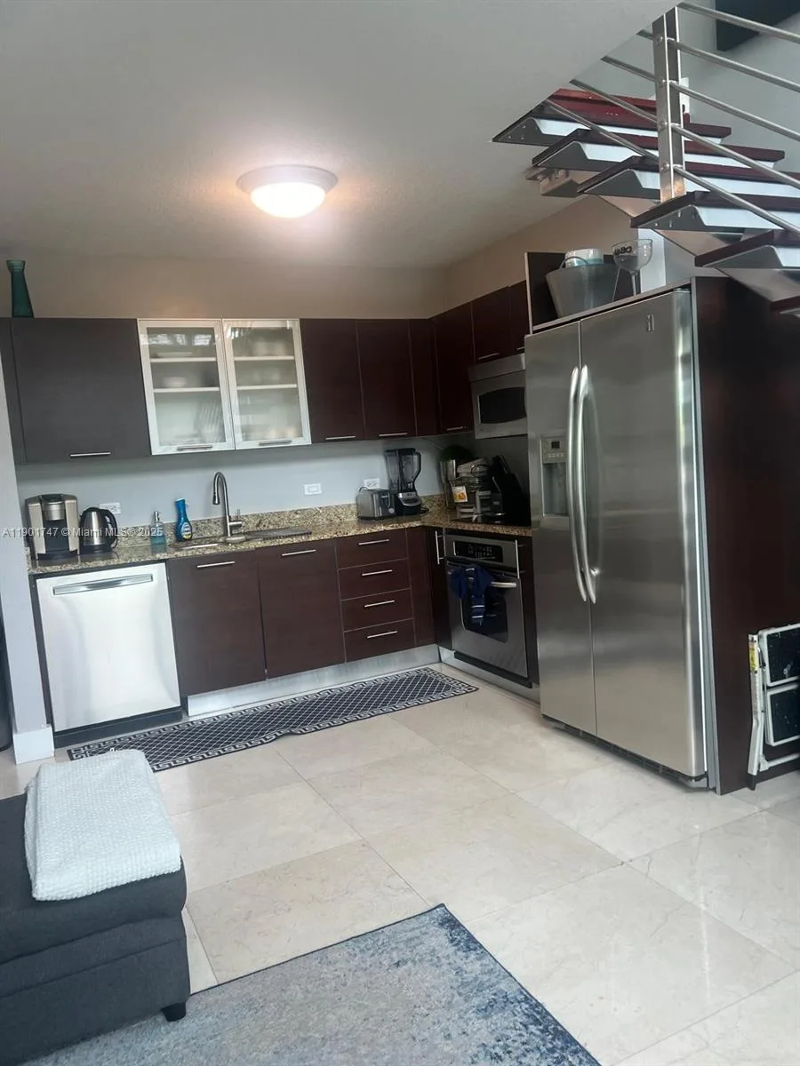 41 SE 5th St # 705, Miami, FL 33131 photo 3