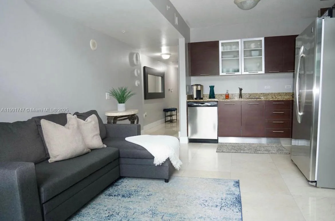 41 SE 5th St # 705, Miami, FL 33131 photo 4
