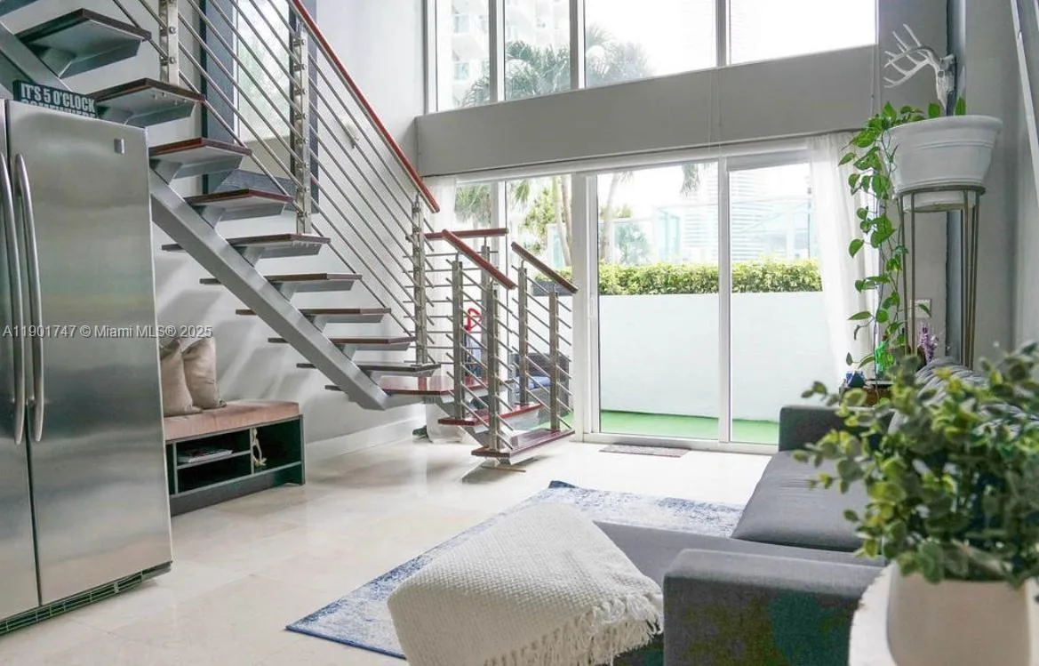 41 SE 5th St # 705, Miami, FL 33131 photo 5