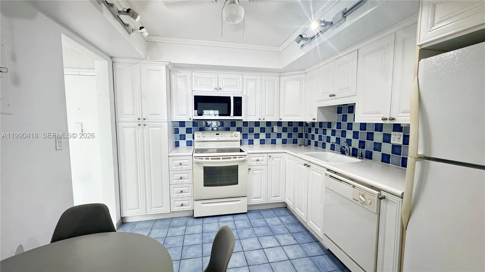 18061 Biscayne Blvd # 1203, Aventura, FL 33160 photo 4
