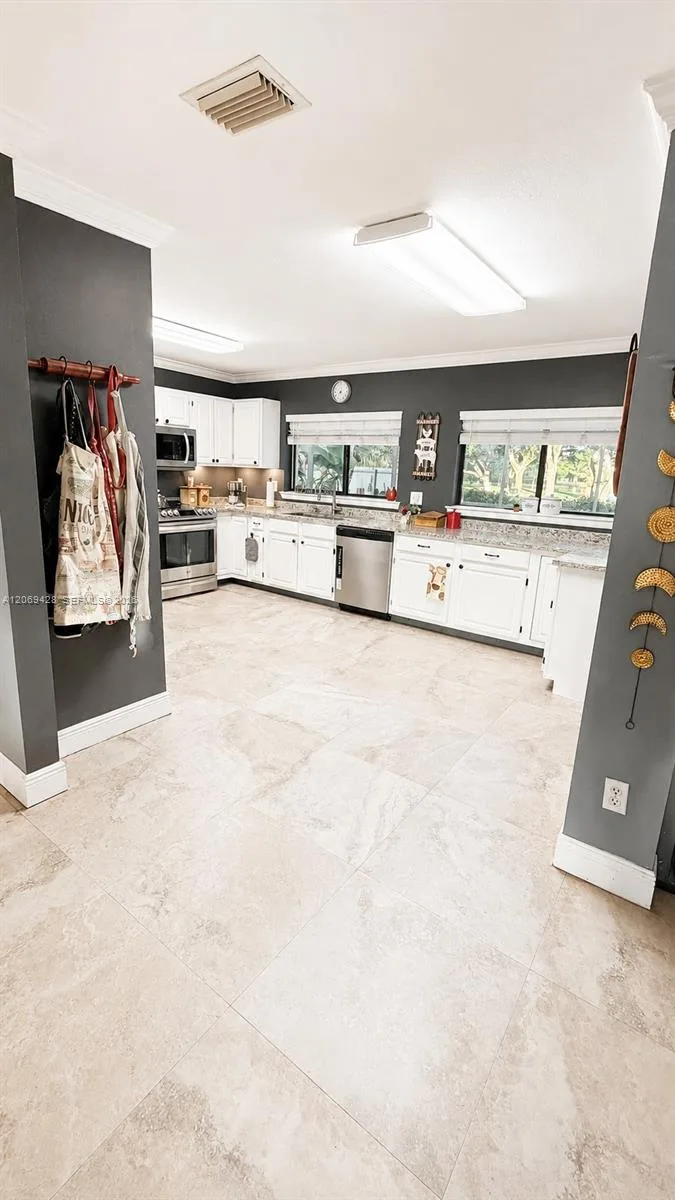 1676 S Goldeneye Ln, Homestead, FL 33035 photo 9