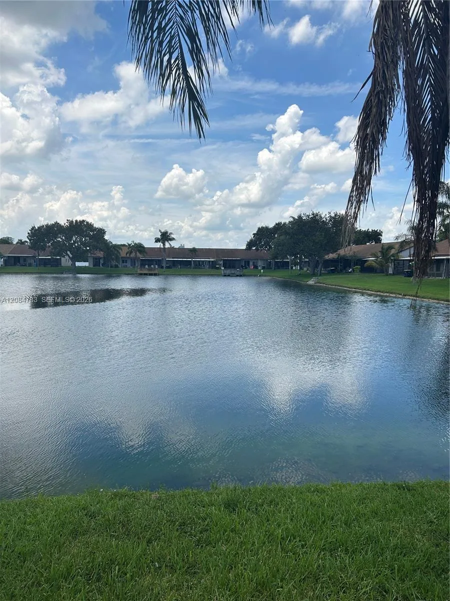 5587 Park Rd, Dania Beach, FL 33312