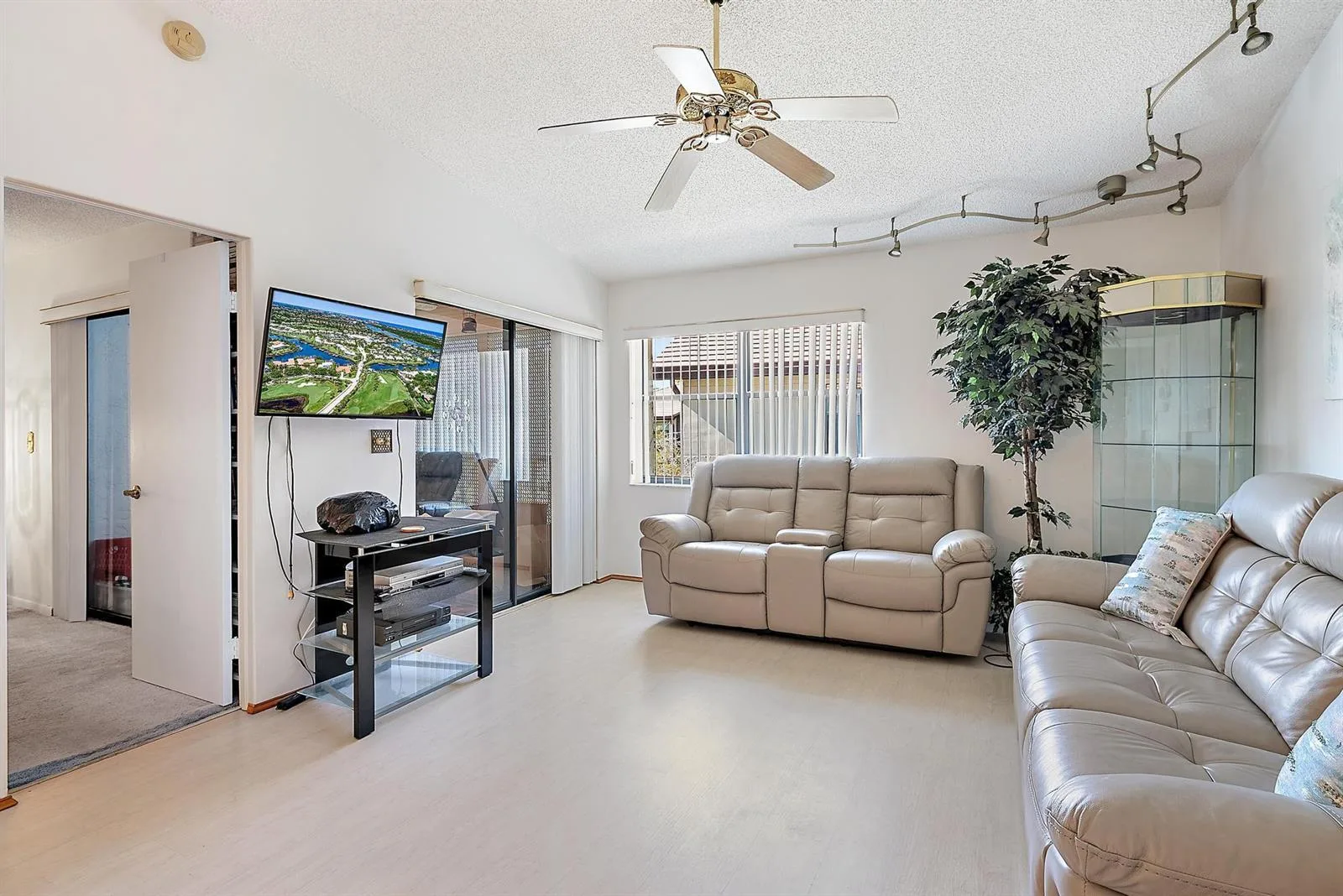 7633 Tahiti Lane # 204, Lake Worth, FL 33467 photo 6