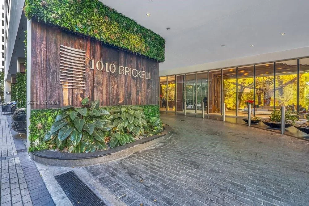 1010 Brickell Ave # 1810, Miami, FL 33131