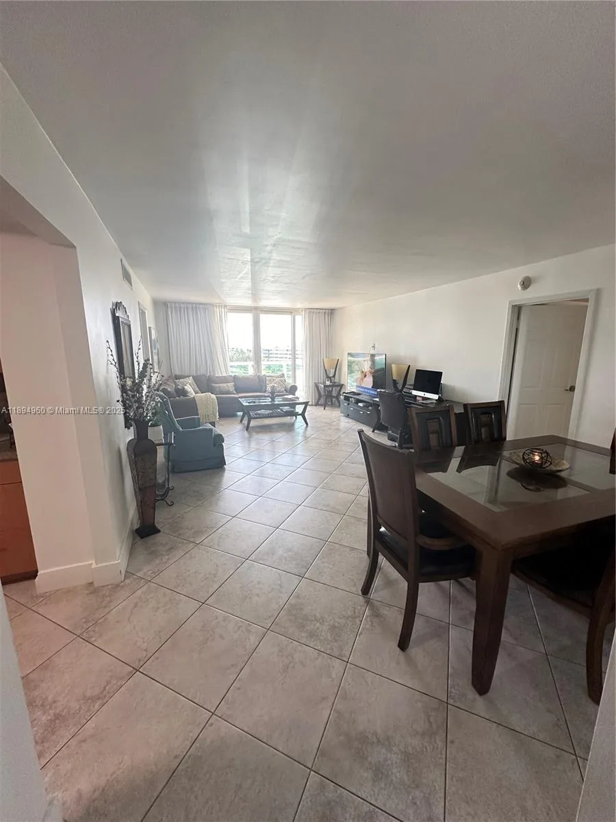 100 Bayview Dr # 601, Sunny Isles Beach, FL 33160
