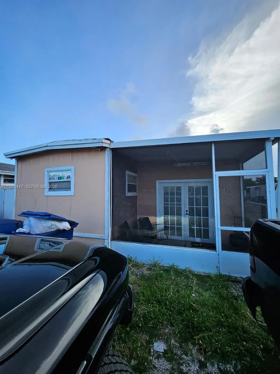 1420 SW 129 Ct # 1, Miami, FL 33184