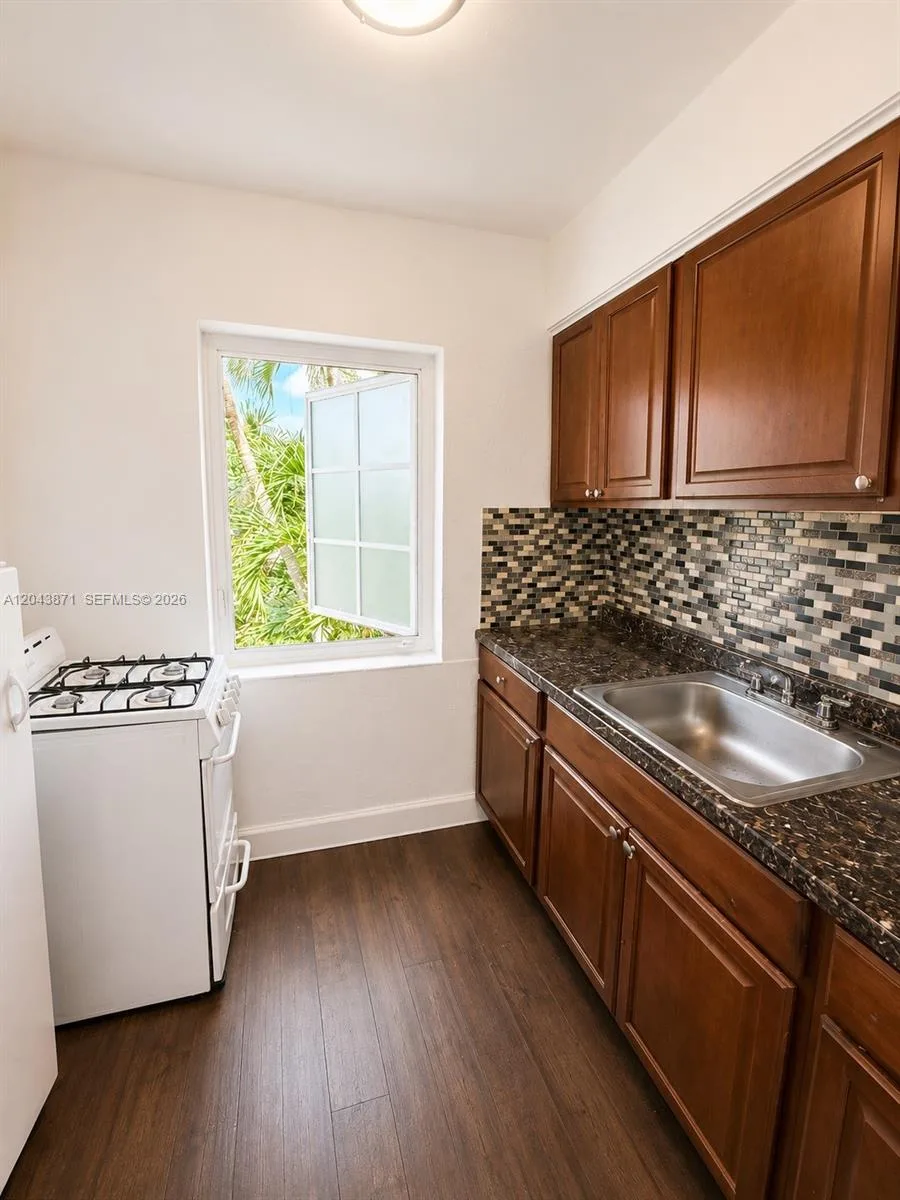 322 25th St # 12, Miami Beach, FL 33140 photo 5