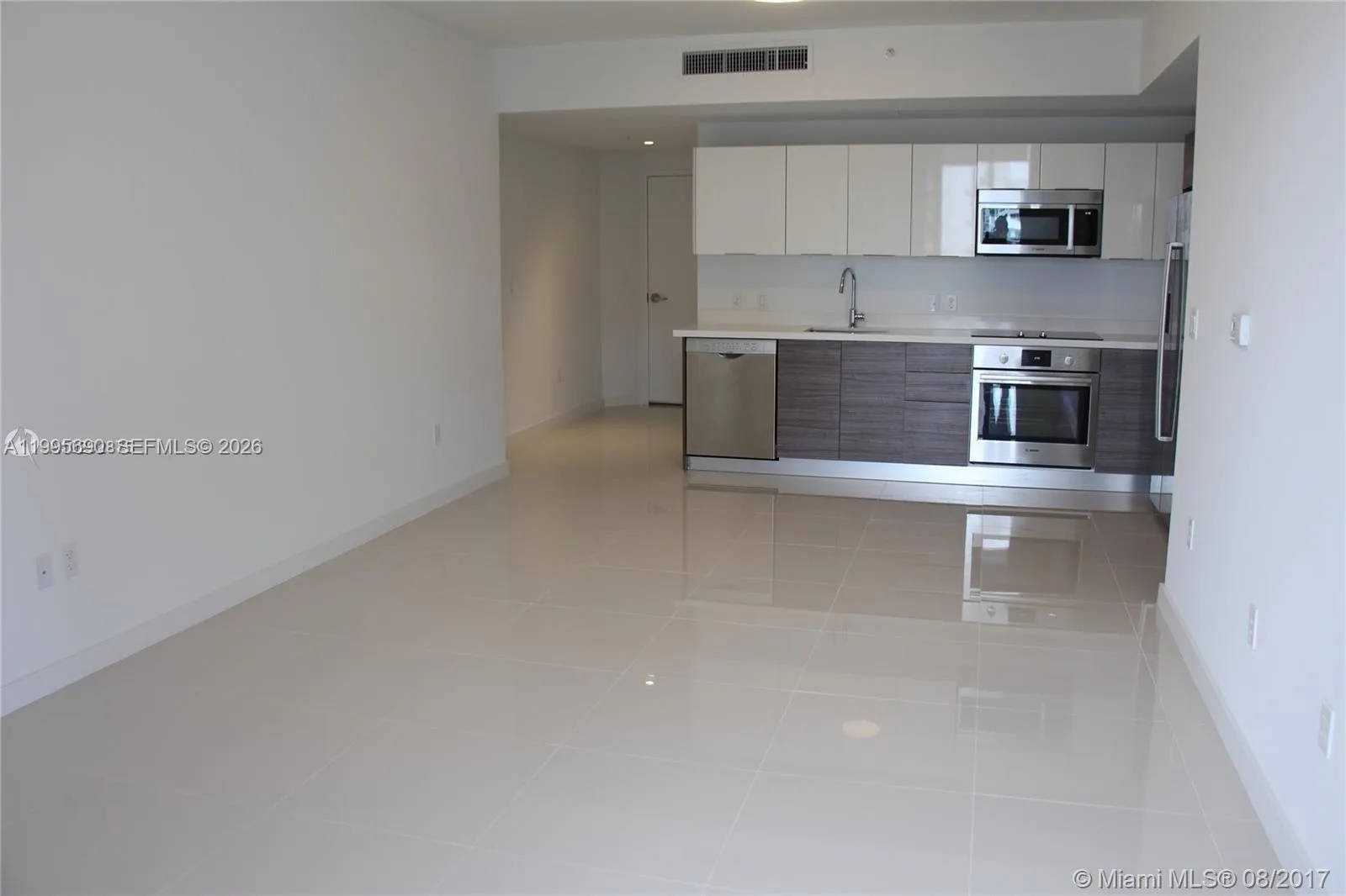 1010 SW 2nd Ave # 810, Miami, FL 33130 photo 4
