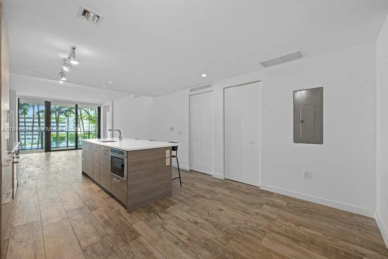 650 NE 32nd St # 602, Miami, FL 33137 photo 12