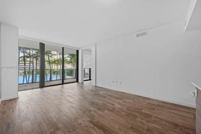 650 NE 32nd St # 602, Miami, FL 33137 photo 5