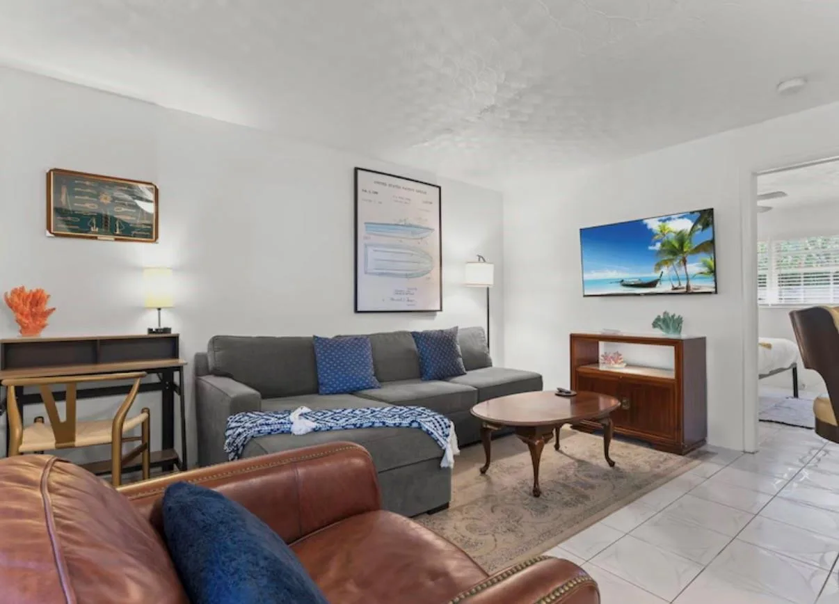 820 NE 16th Avenue # 4, Fort Lauderdale, FL 33304