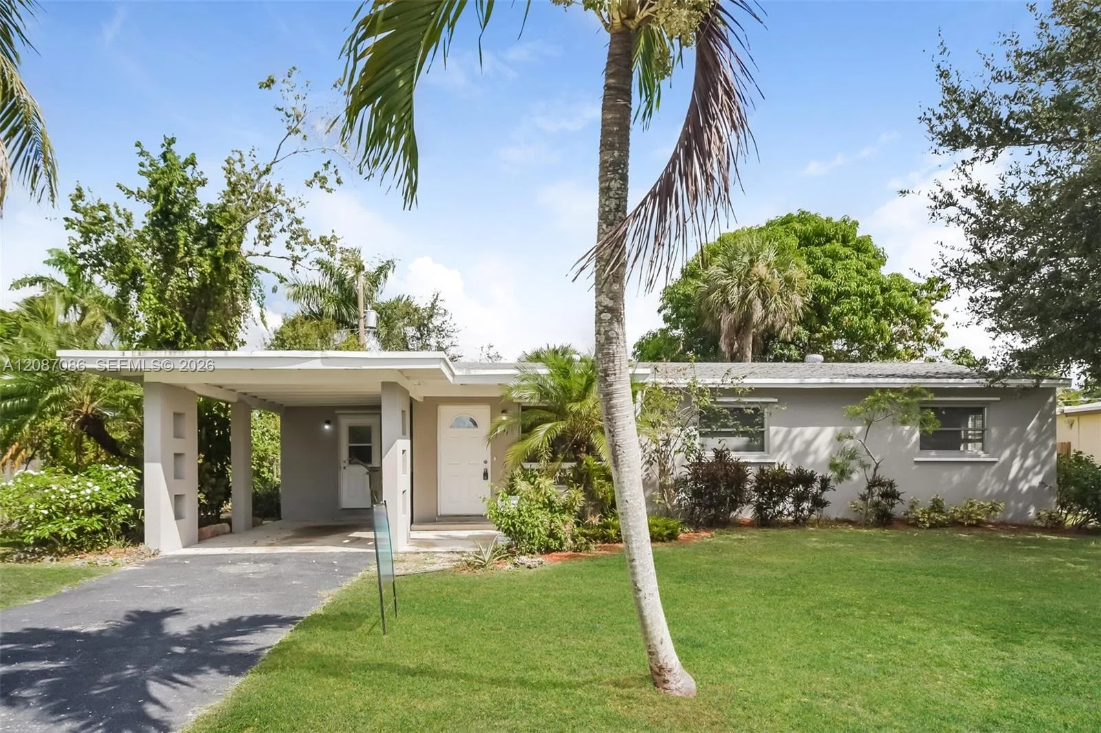 3141 SW 17th St, Fort Lauderdale, FL 33312