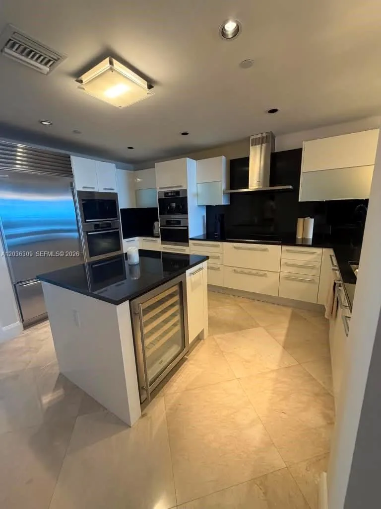17121 Collins Ave # 3304, Sunny Isles Beach, FL 33160 photo 2