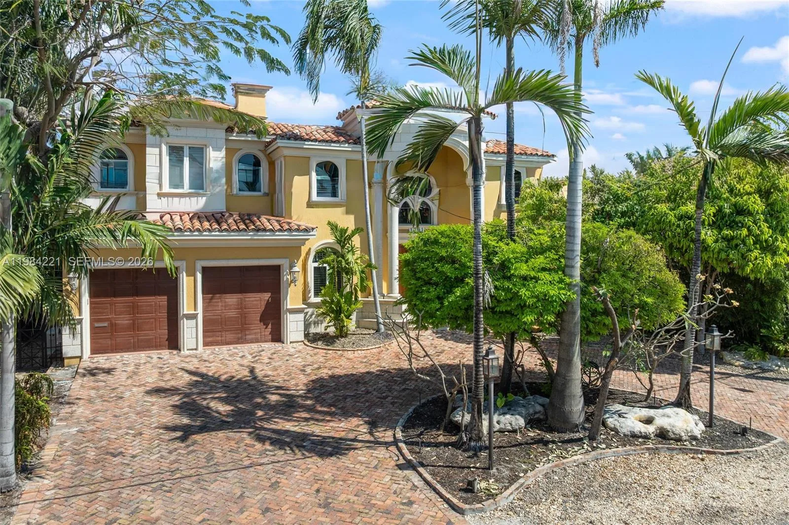1701 SE 10th St, Fort Lauderdale, FL 33316 photo 2