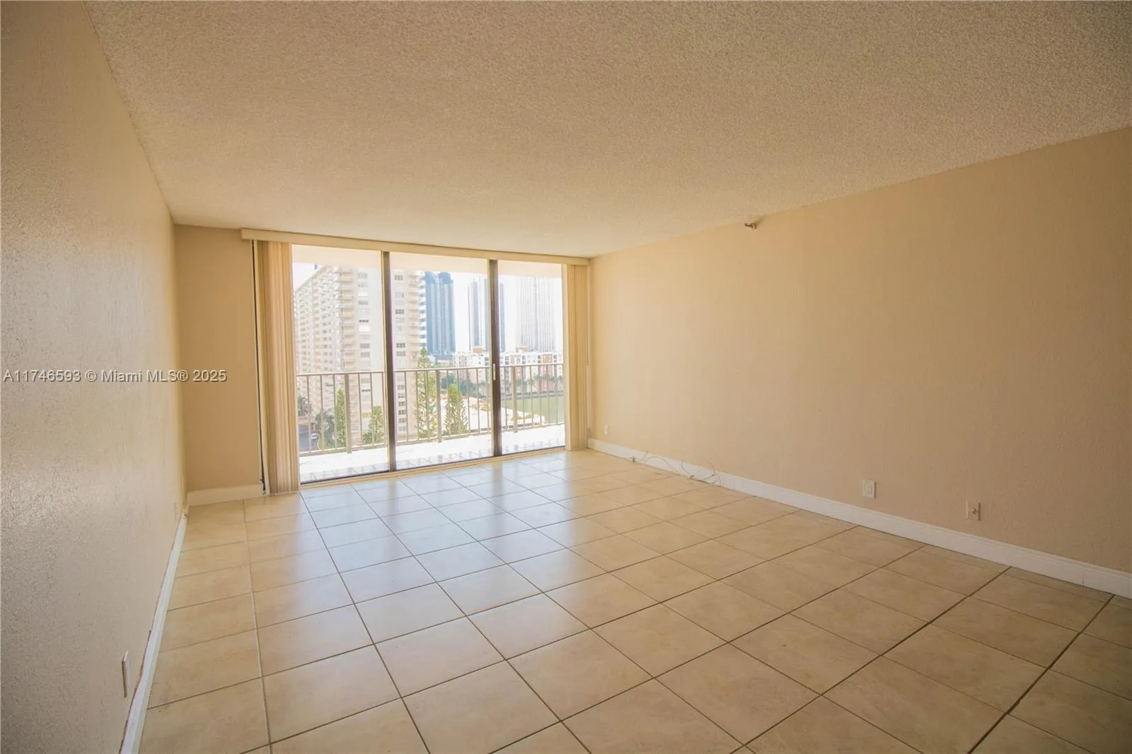 290 174th St # 1410, Sunny Isles Beach, FL 33160 photo 12