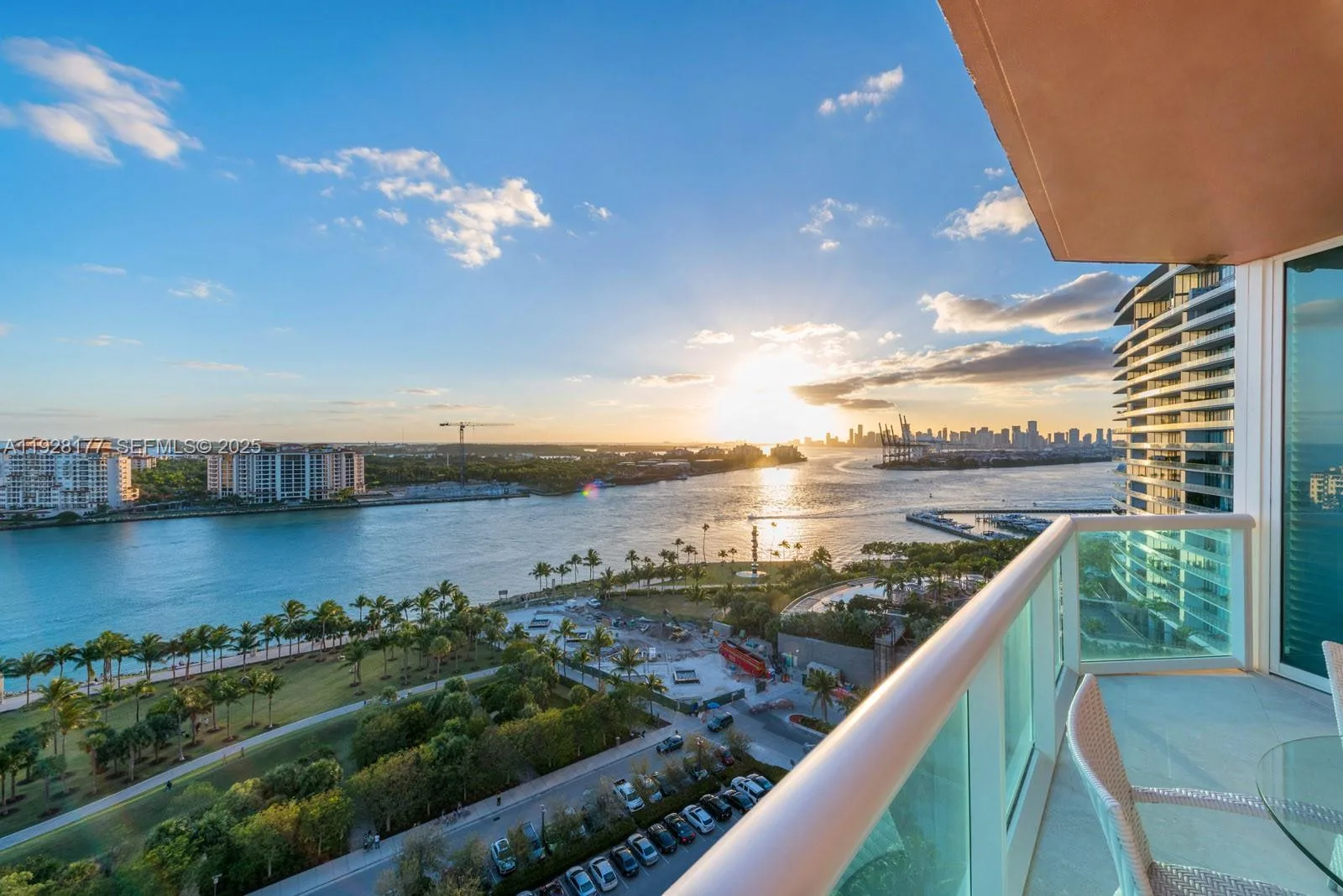 300 S Pointe Dr # 1701, Miami Beach, FL 33139