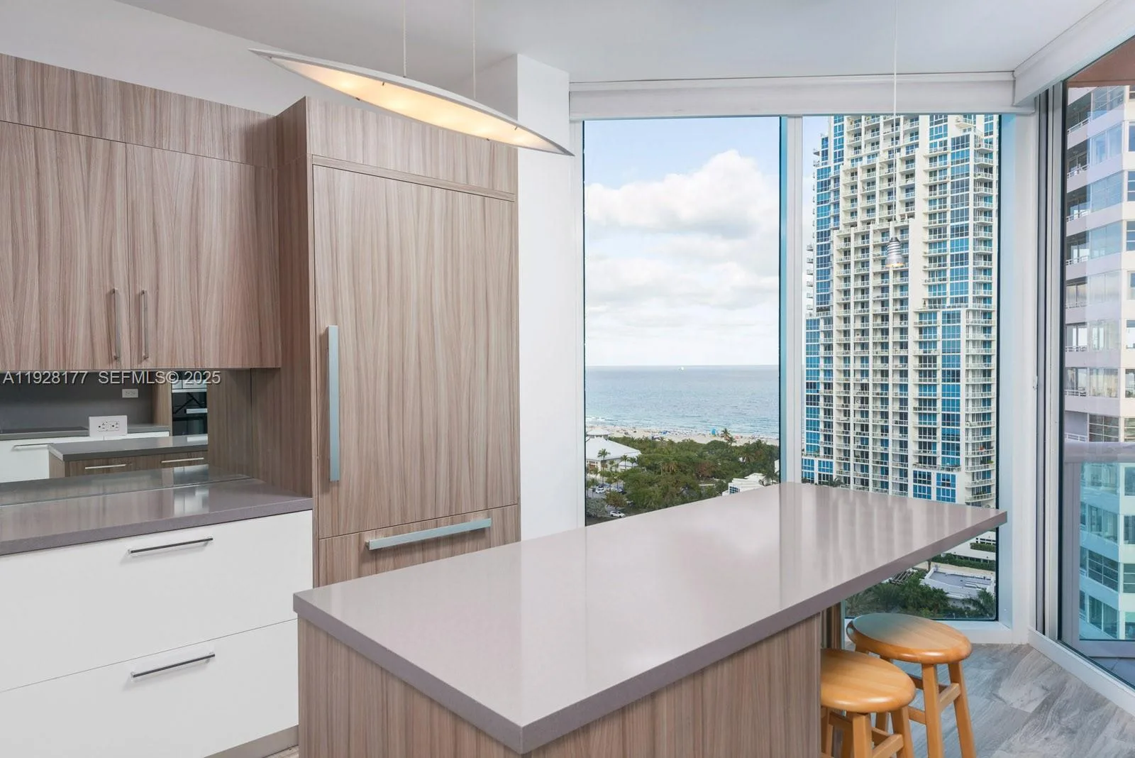 300 S Pointe Dr # 1701, Miami Beach, FL 33139 photo 6
