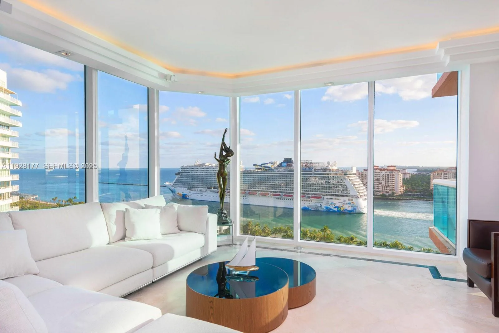 300 S Pointe Dr # 1701, Miami Beach, FL 33139 photo 9