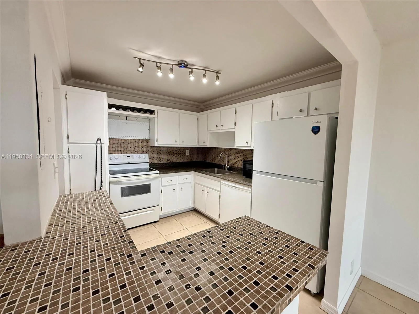 2771 Taft St # 411, Hollywood, FL 33020 photo 10