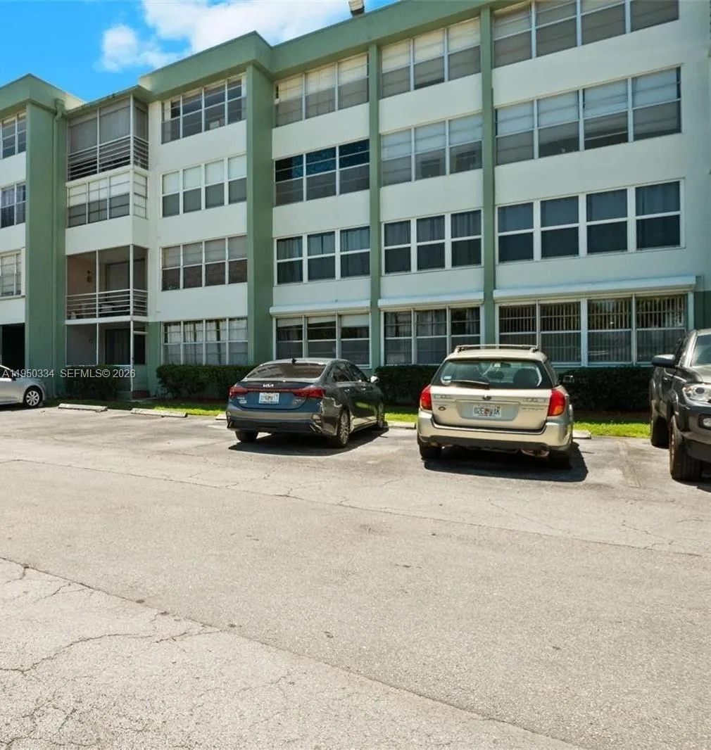 2771 Taft St # 411, Hollywood, FL 33020 photo 2