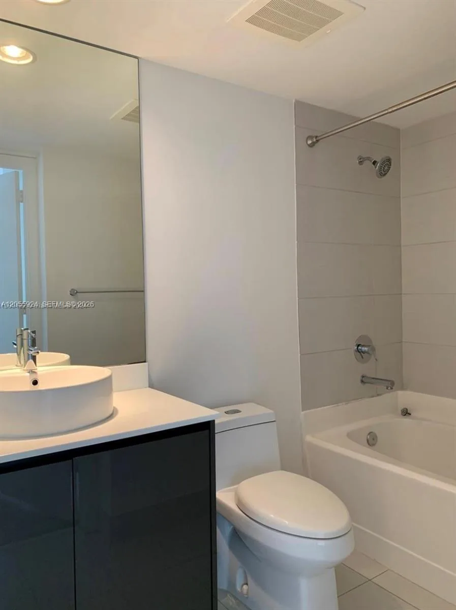 31 SE 6th St # 2705, Miami, FL 33131 photo 5