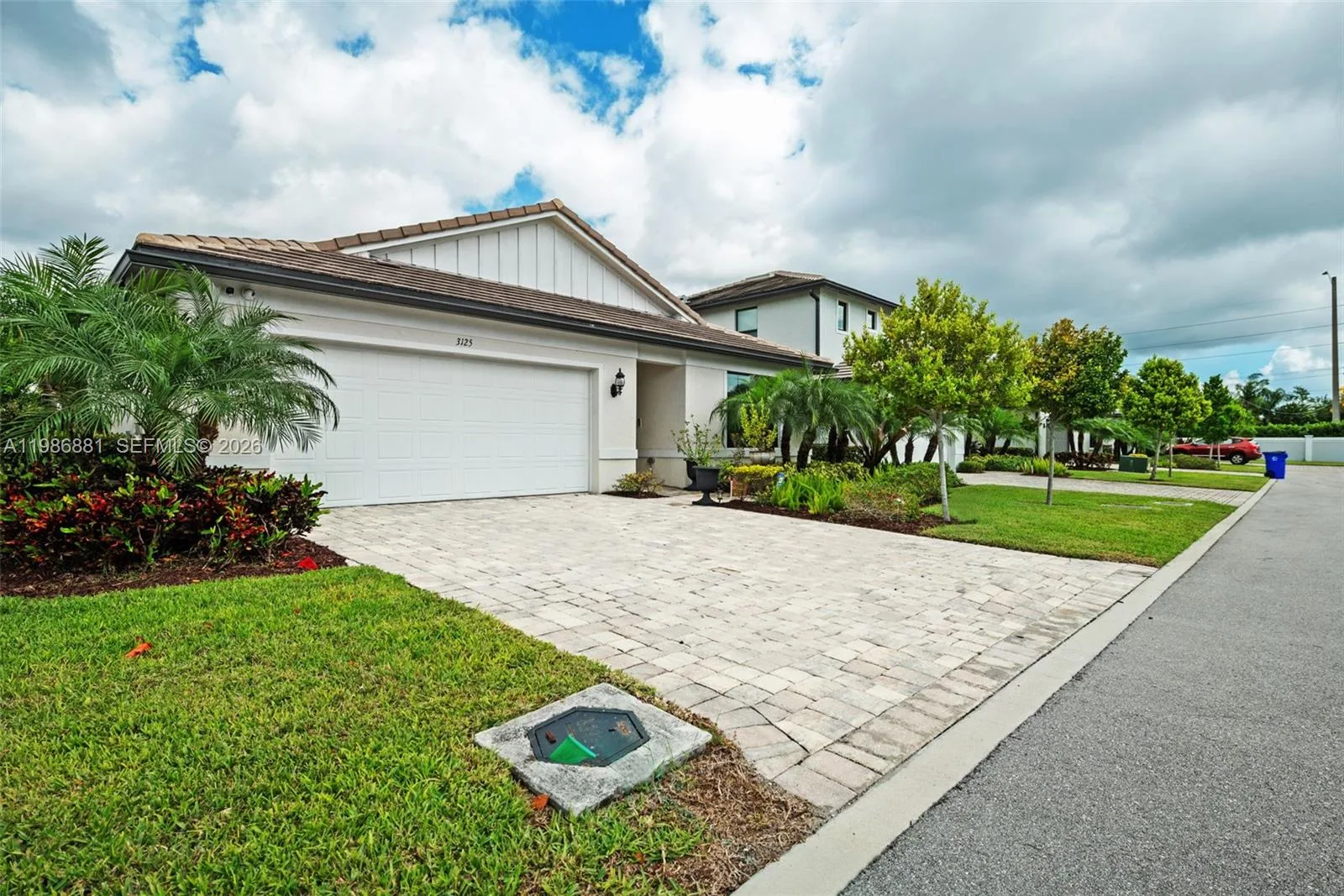 3125 Buttonwood Ct, Lauderdale Lakes, FL 33311 photo 2