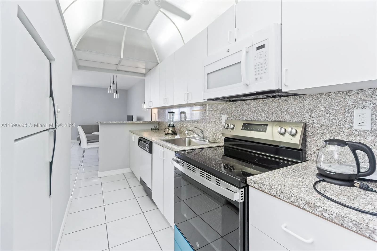 100 Lincoln Rd # 1016, Miami Beach, FL 33139 photo 9
