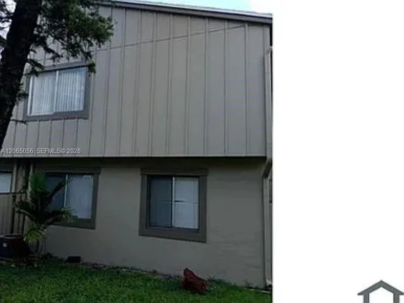 2219 NW 56th Ave # 2-B, Lauderhill, FL 33313