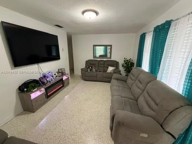 9385-9387 SW 37th St, Miami, FL 33165 photo 2