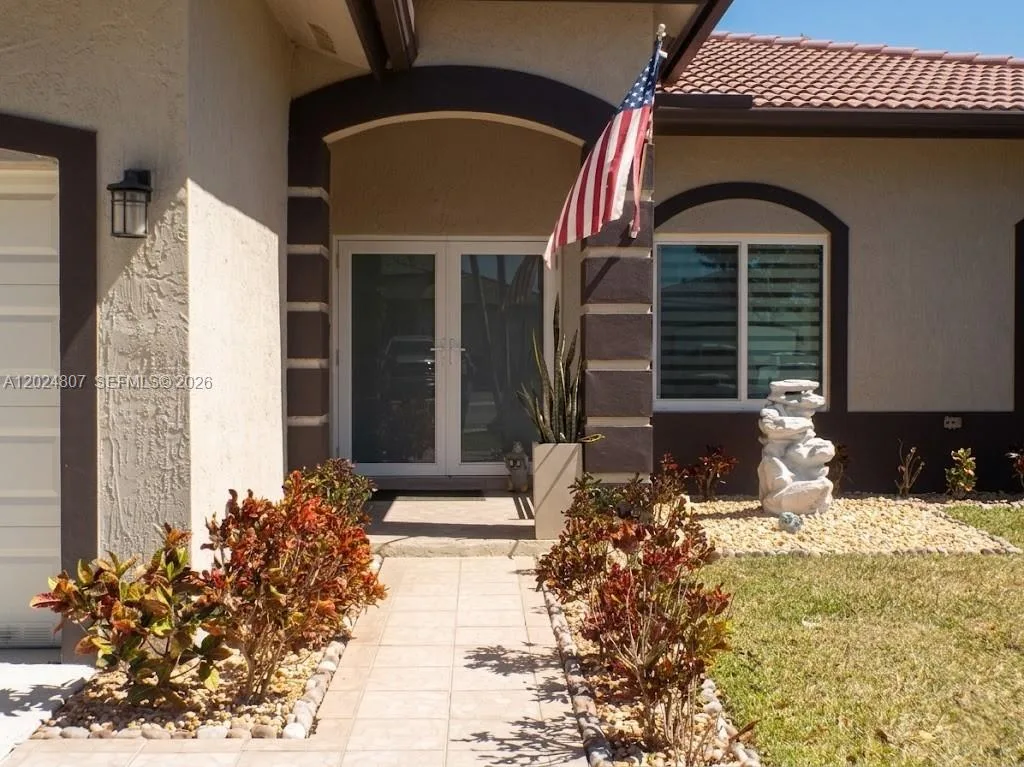 14127 SW 161st Pl, Miami, FL 33196 photo 2