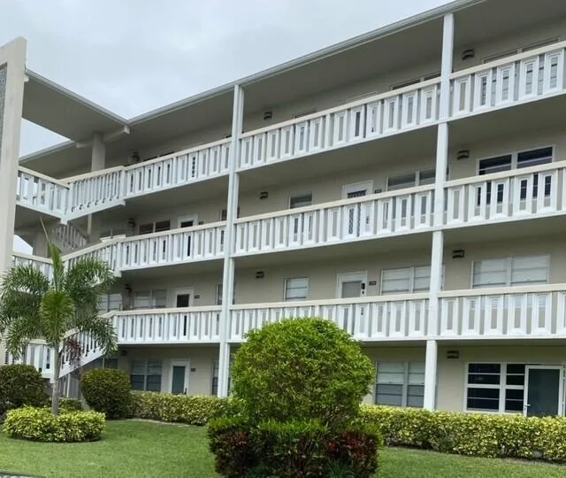 296 Grantham F # F, Deerfield Beach, FL 33442 photo 3