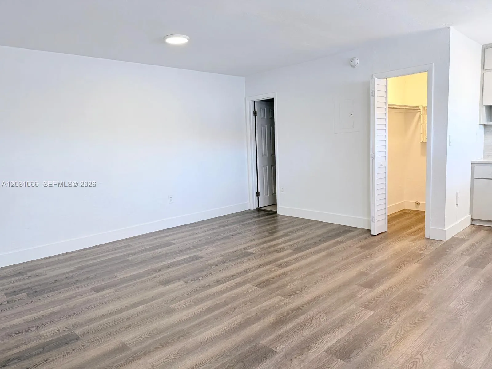 100 Madeira Ave # 7, Coral Gables, FL 33134