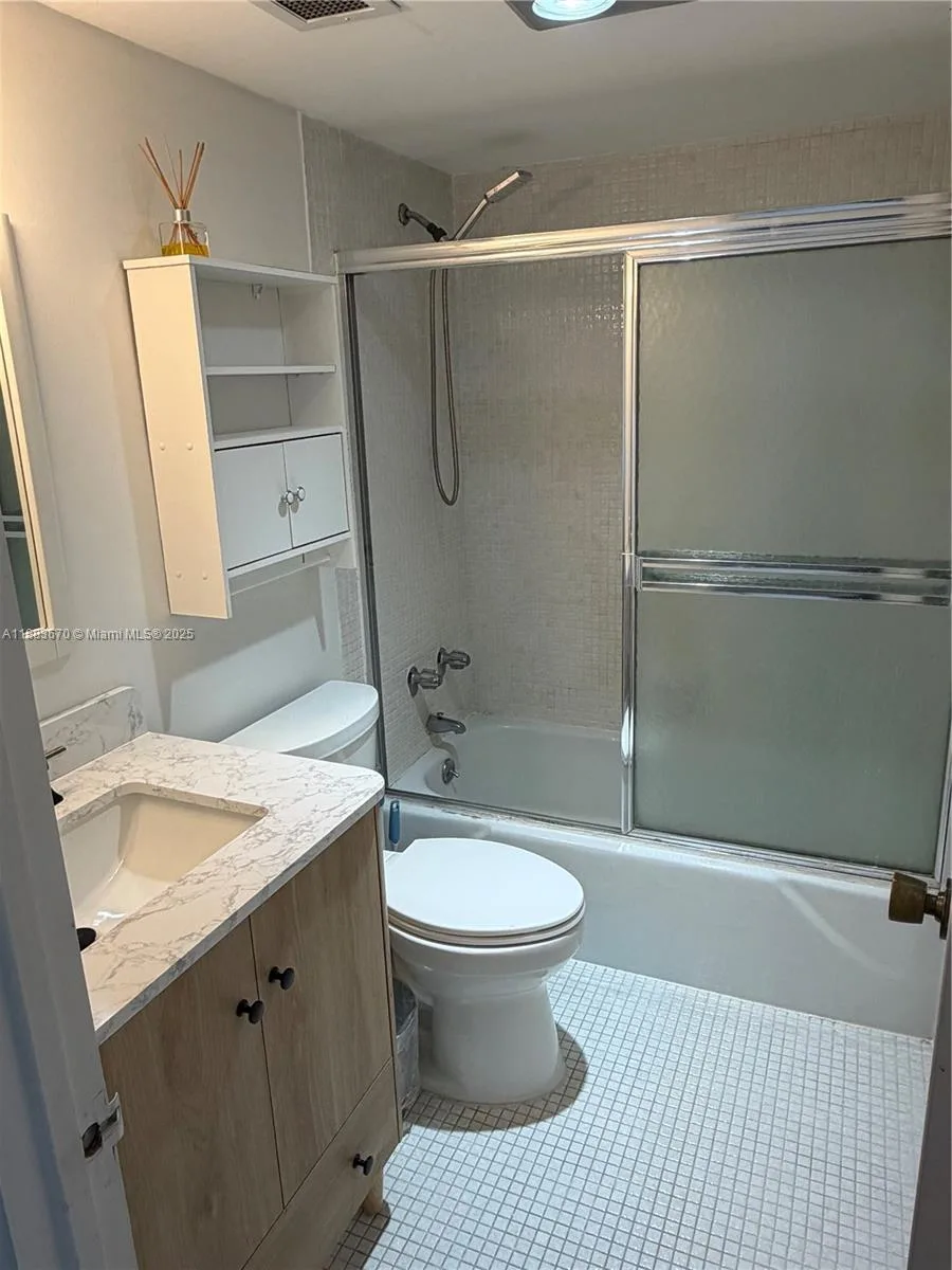 1985 S Ocean Dr # 8L, Hallandale Beach, FL 33009 photo 10