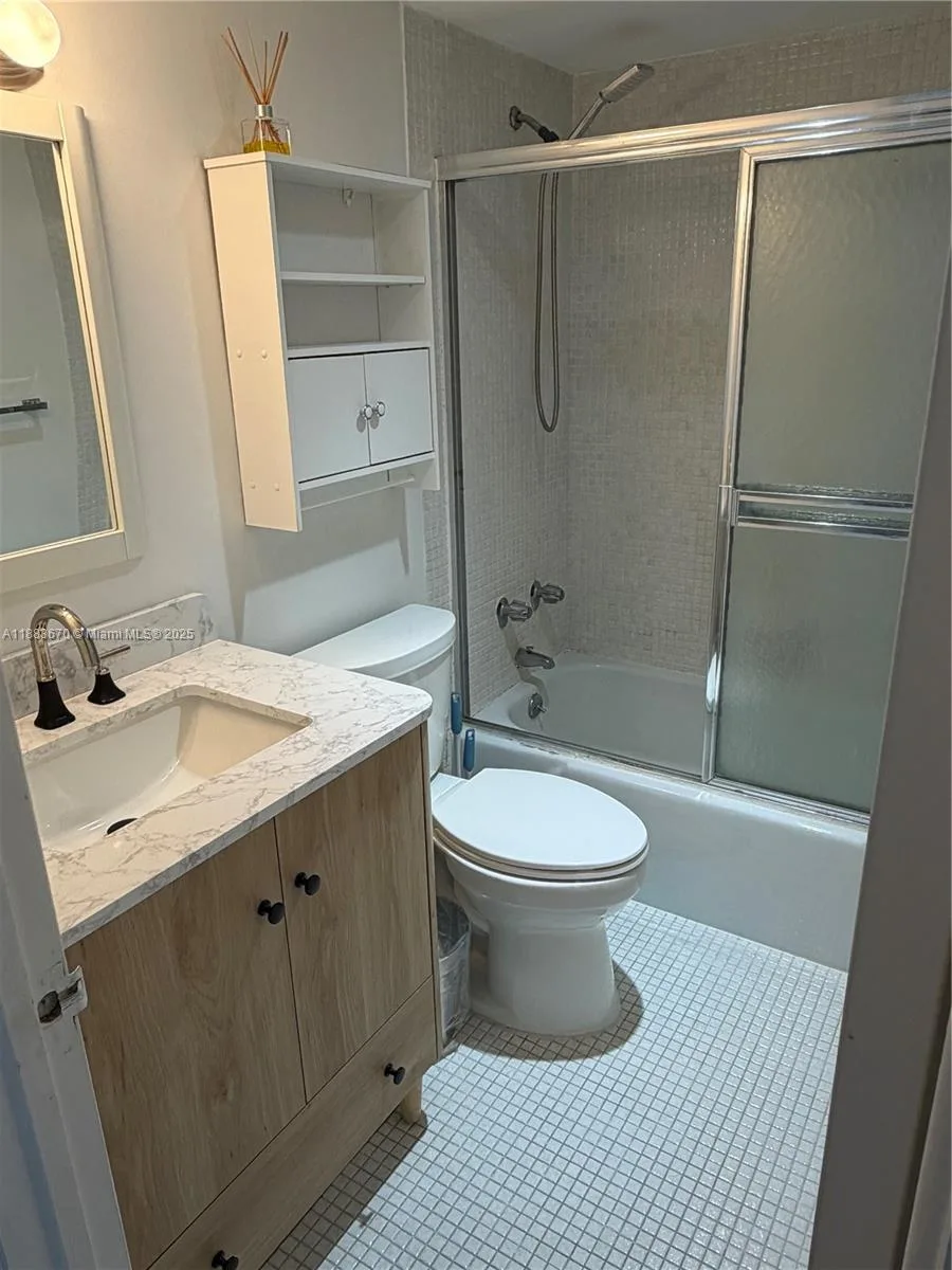 1985 S Ocean Dr # 8L, Hallandale Beach, FL 33009 photo 11