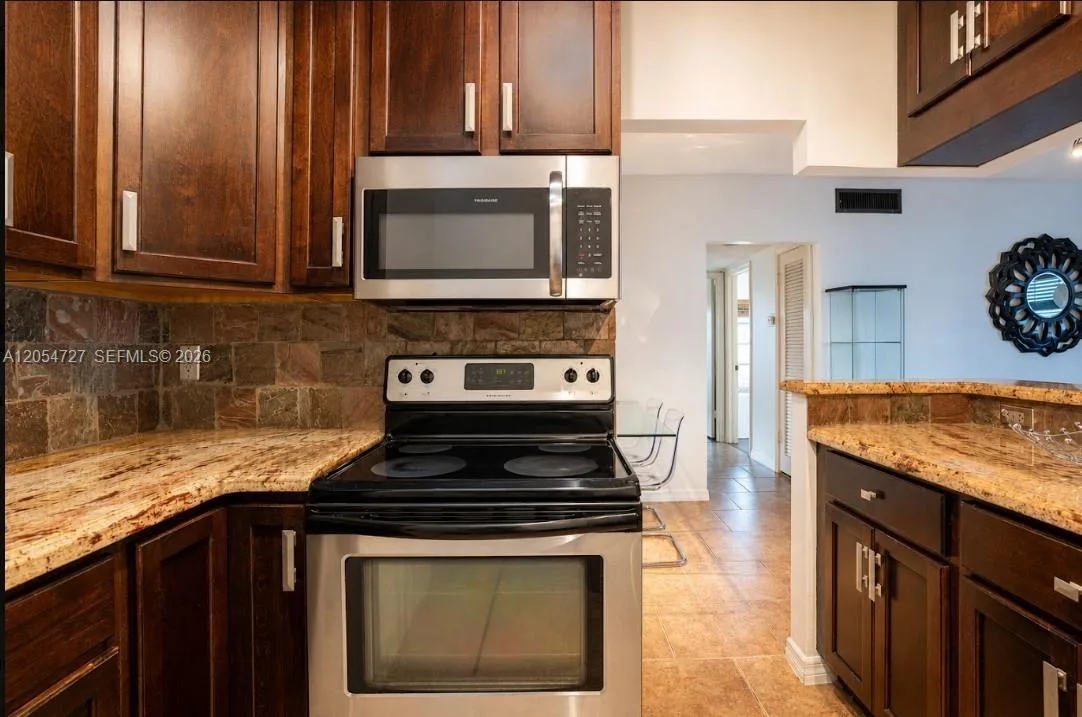 2201 NE 66th St # 1302, Fort Lauderdale, FL 33308 photo 3