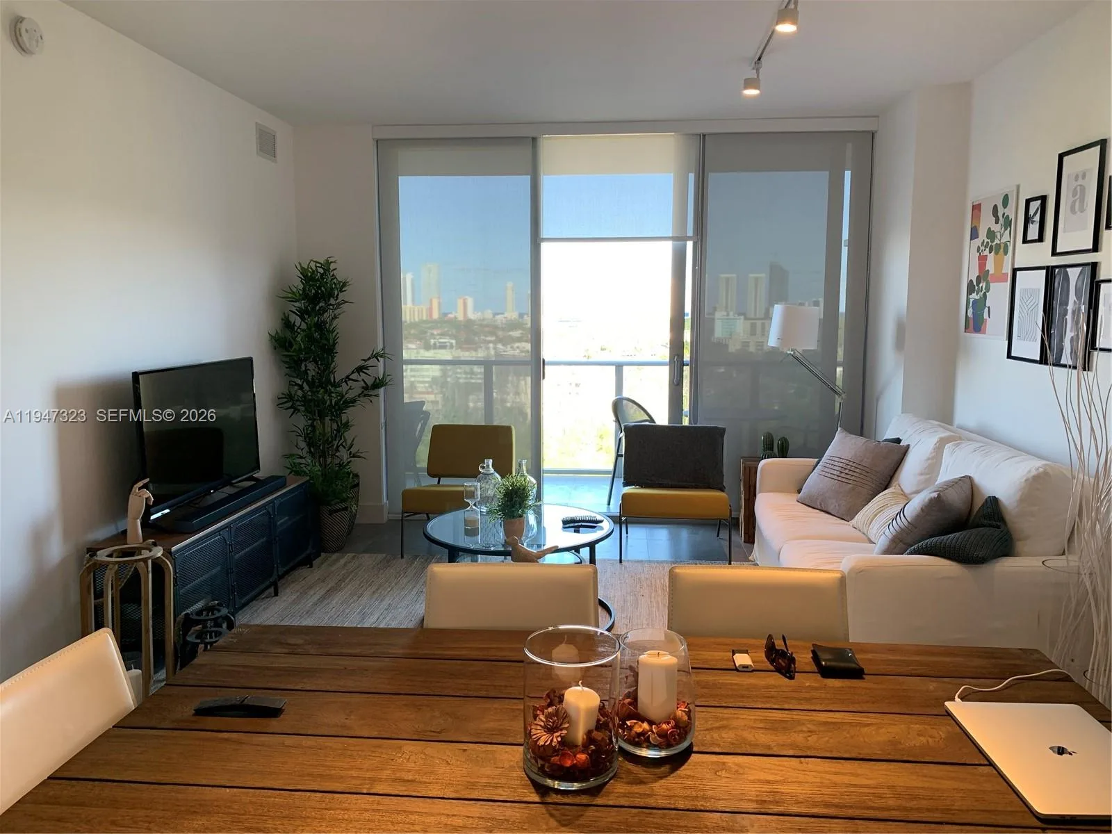 16385 Biscayne Blvd # 1417, North Miami Beach, FL 33160 photo 3