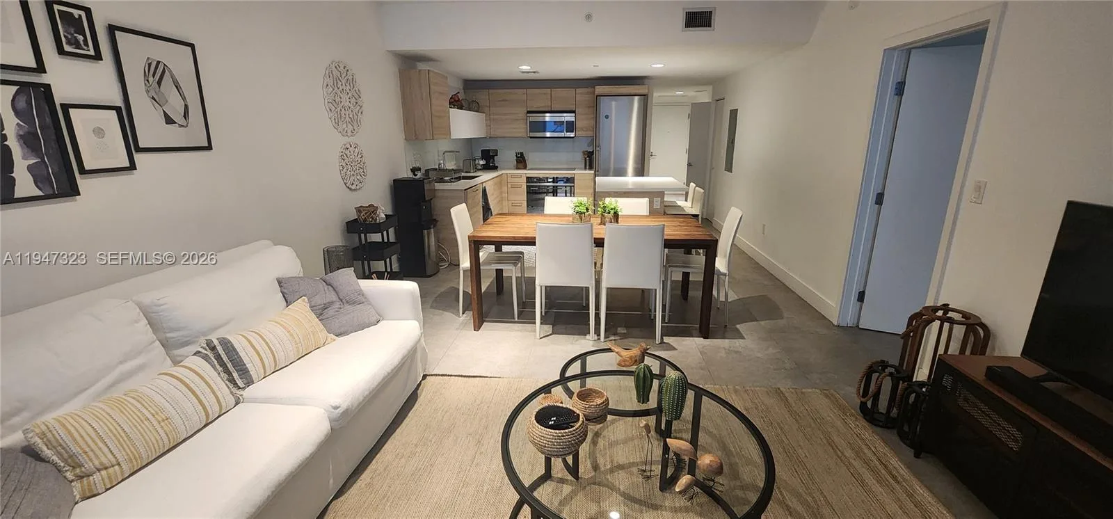 16385 Biscayne Blvd # 1417, North Miami Beach, FL 33160 photo 4