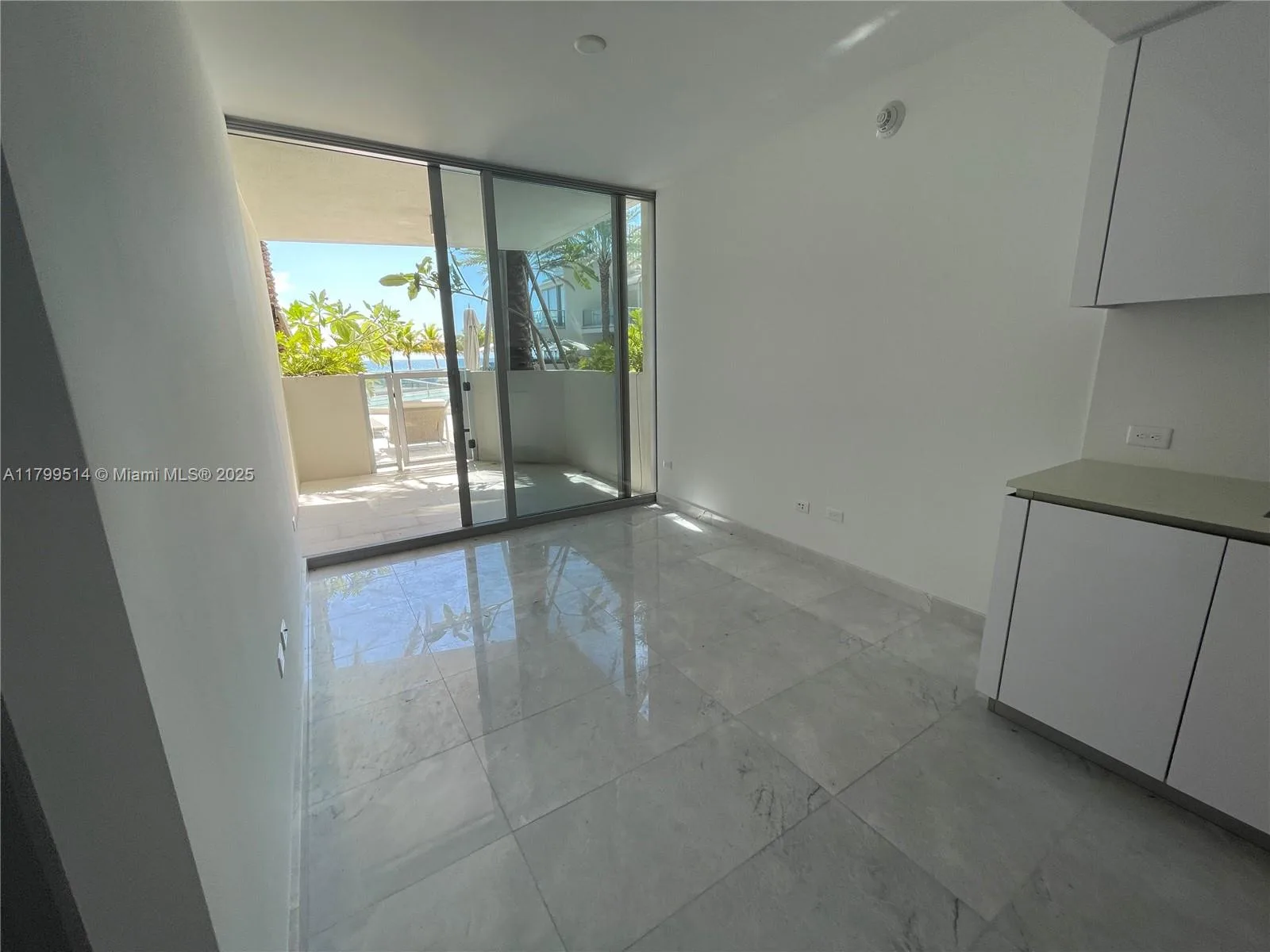 18501 Collins Avenue # Cabana 12, Sunny Isles Beach, FL 33160 photo 3