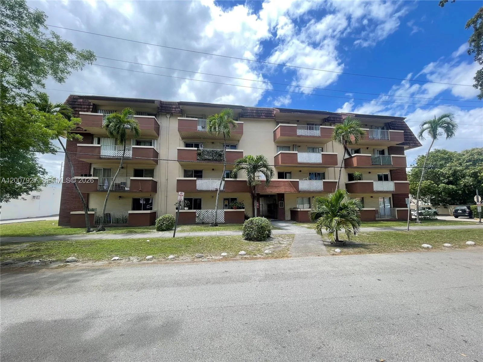 680 Miller Dr # W401, Miami Springs, FL 33166 photo 3