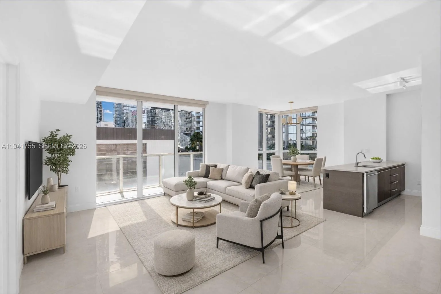 55 SE 6 ST # 1202, Miami, FL 33131