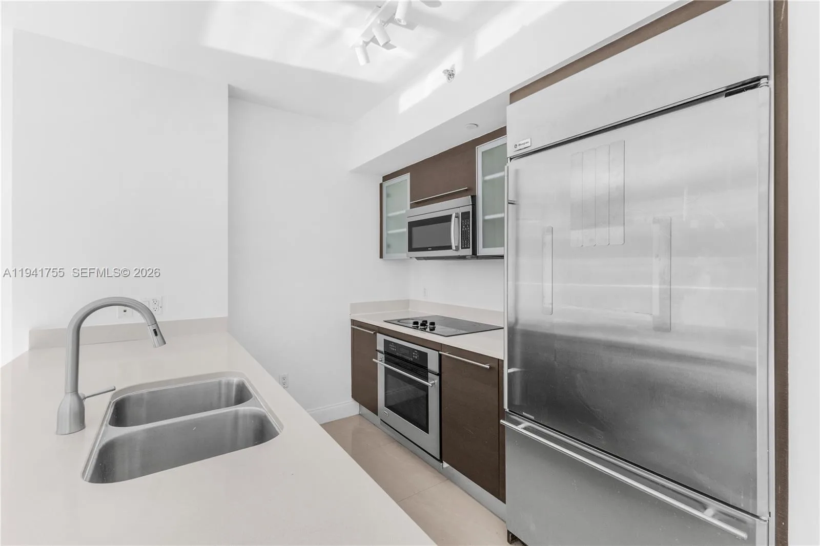 55 SE 6 ST # 1202, Miami, FL 33131 photo 11