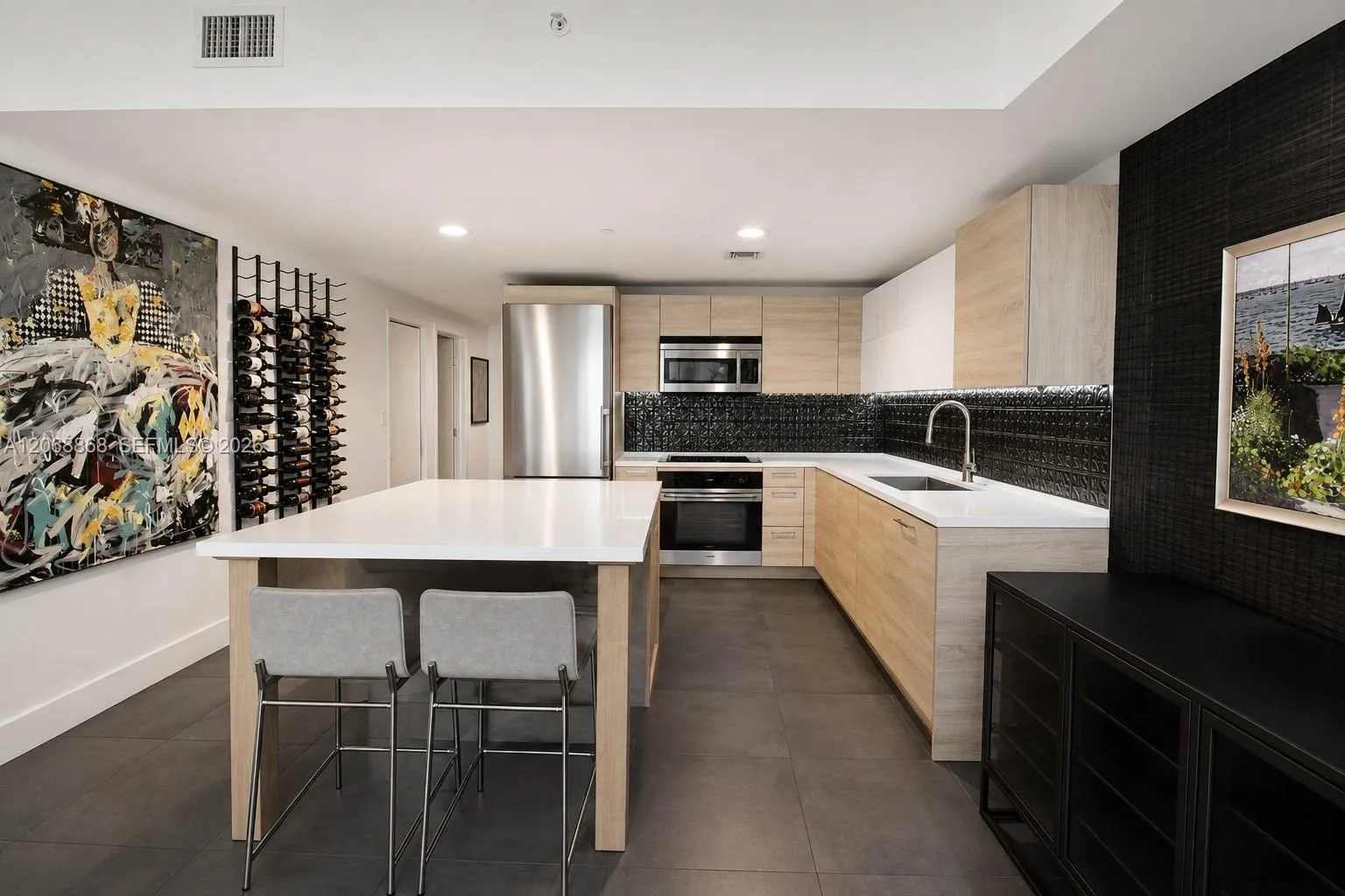 16385 Biscayne Blvd # 1920, North Miami Beach, FL 33160 photo 2