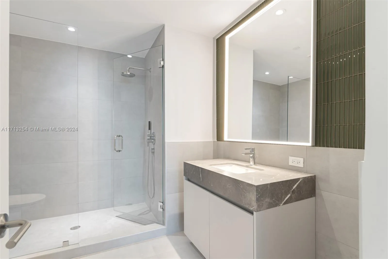 500 Alton Rd # 3905, Miami Beach, FL 33139 photo 8