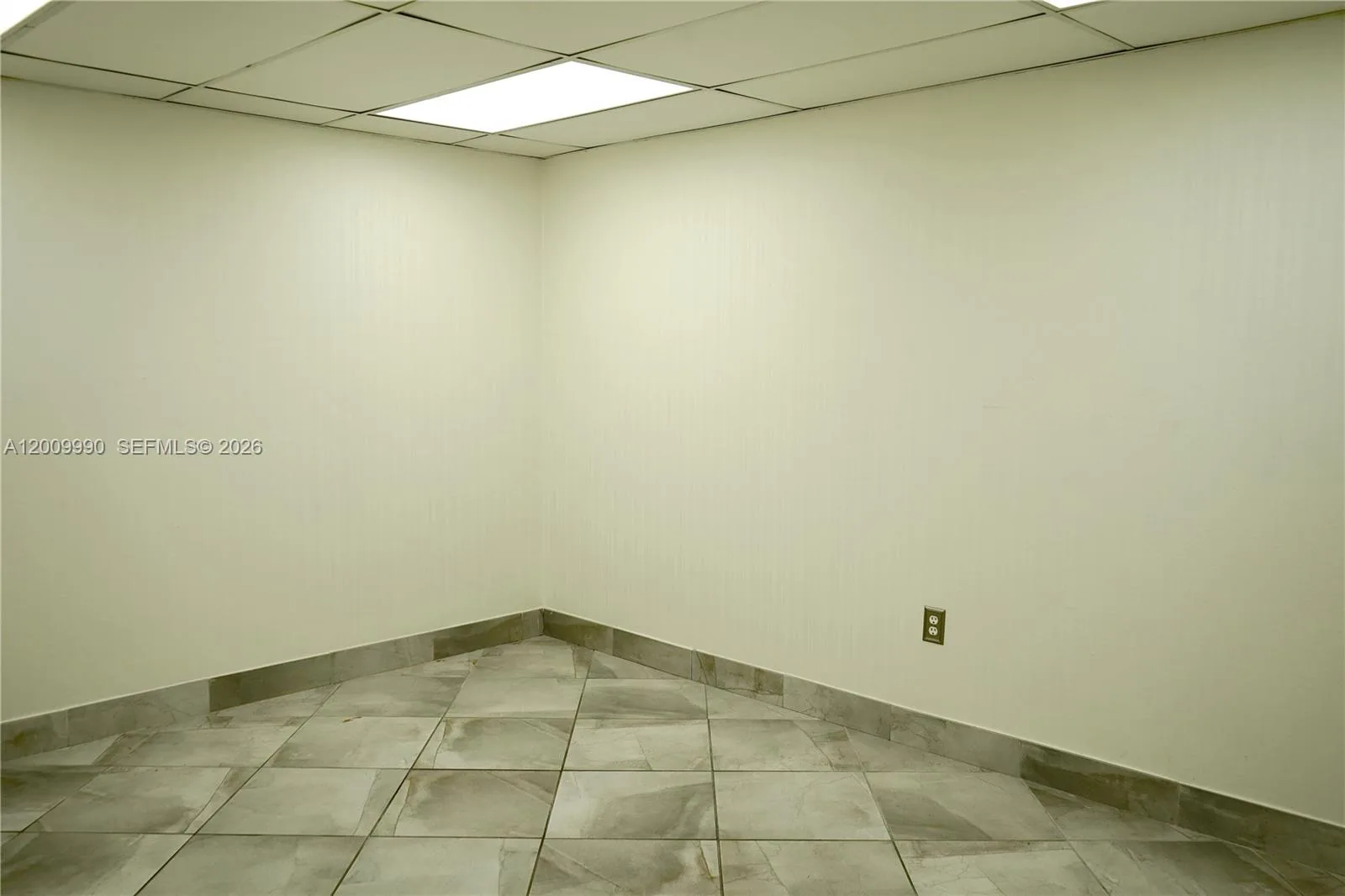 150 Westward Dr # 4, Miami Springs, FL 33166 photo 2