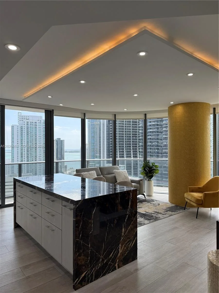 55 SW 9th St # 2703, Miami, FL 33130